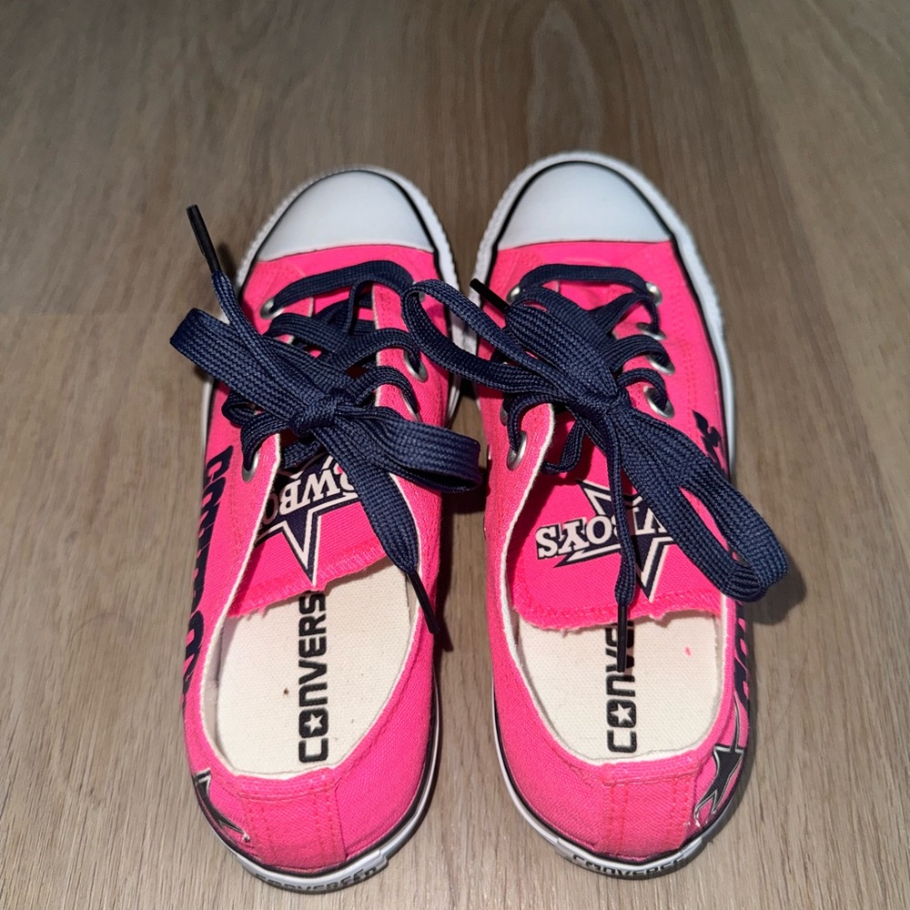Dallas Cowboys NFL Football Pink & Blue Converse - Size 6 - Picture 2 of 7